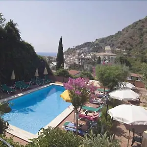 https://hotel-villa-sirina.taorminaitalyhotels.com