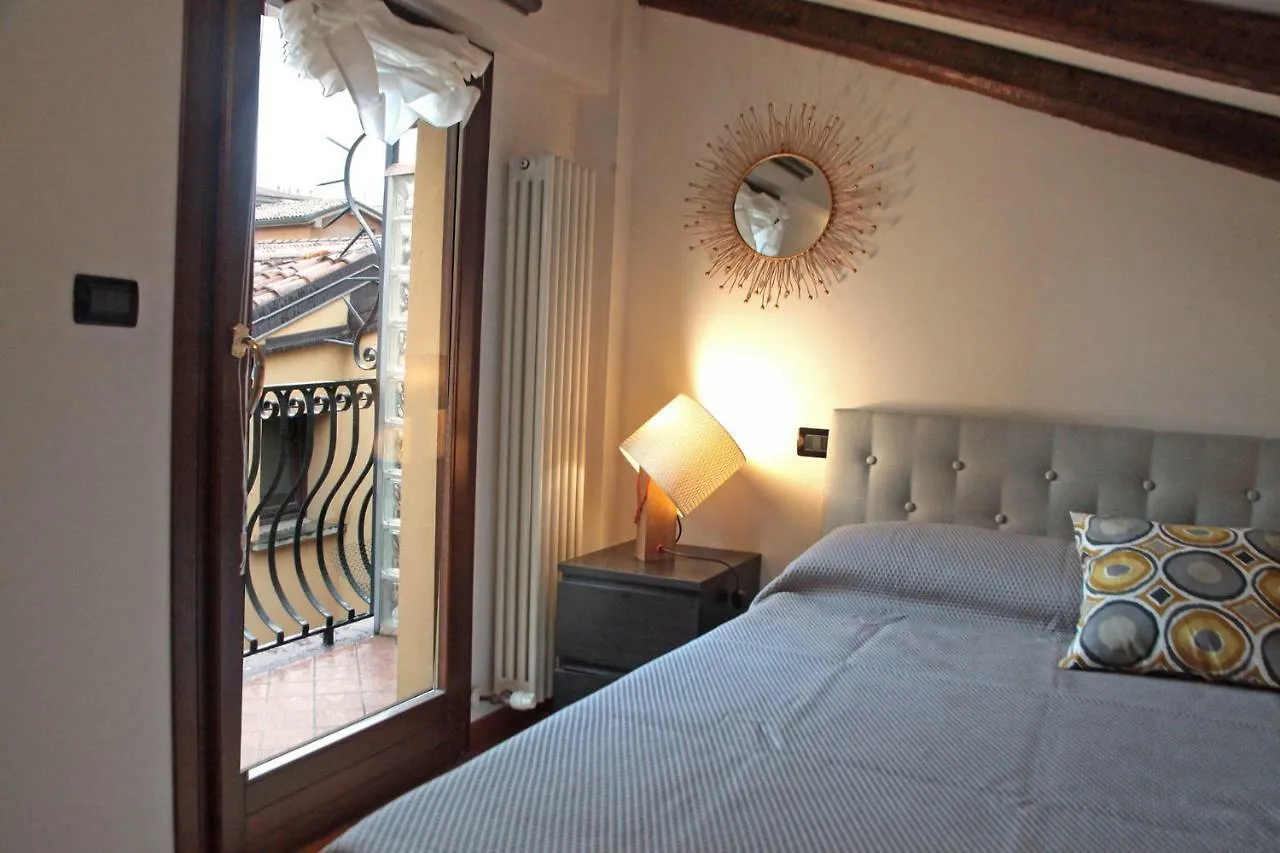 Yawhome B&B Bologna 0*,